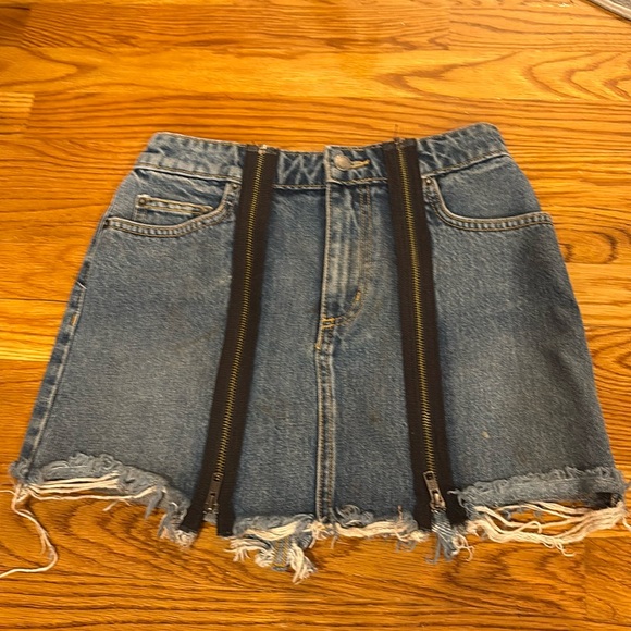LF Dresses & Skirts - LF carmar Denim skirt